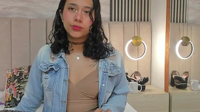 Snapshot of laura_smith33 chatting on October 2025 02:28:02 PM laura smith33 online show from October 2025 02:28:02 PM