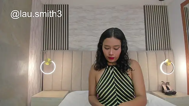 Snapshot of laura_smith33 chatting on October 2025 03:00:02 PM laura smith33 online show from October 2025 03:00:02 PM