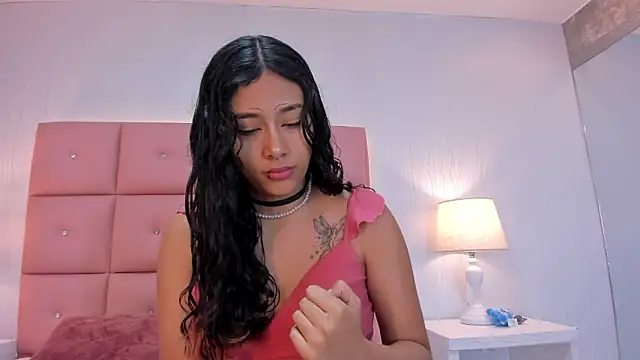 Snapshot of laura_smith33 chatting on March 2025 02:34:01 PM laura smith33 online show from March 2025 02:34:01 PM