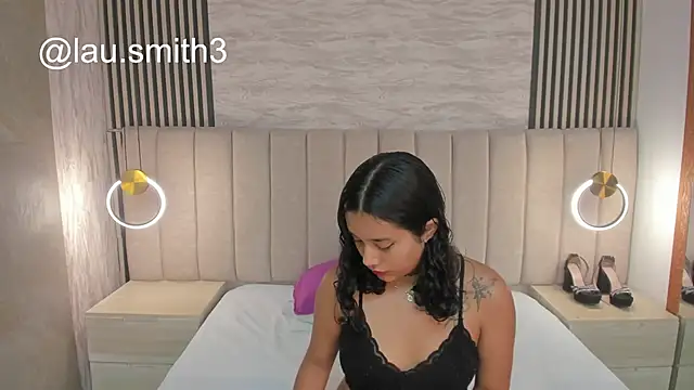 Snapshot of laura_smith33 chatting on November 2025 02:42:02 PM laura smith33 online show from November 2025 02:42:02 PM