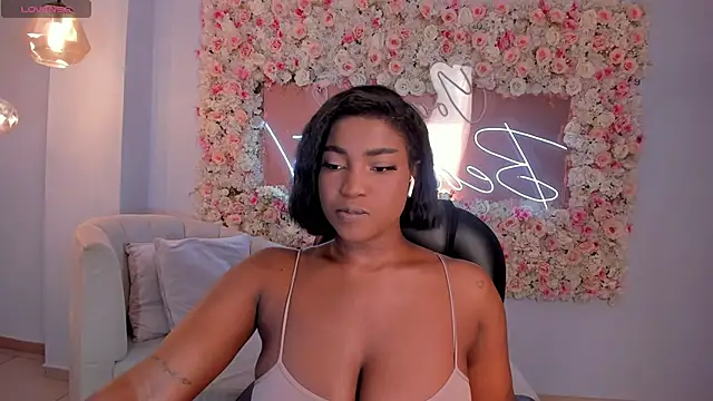 SavannahStorm online show from April 2026 12:23:01 PM