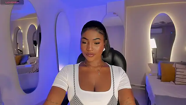 SavannahStorm online show from March 2025 01:01:02 PM