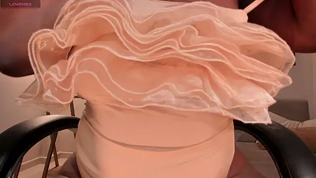 SavannahStorm online show from October 2025 01:00:01 PM