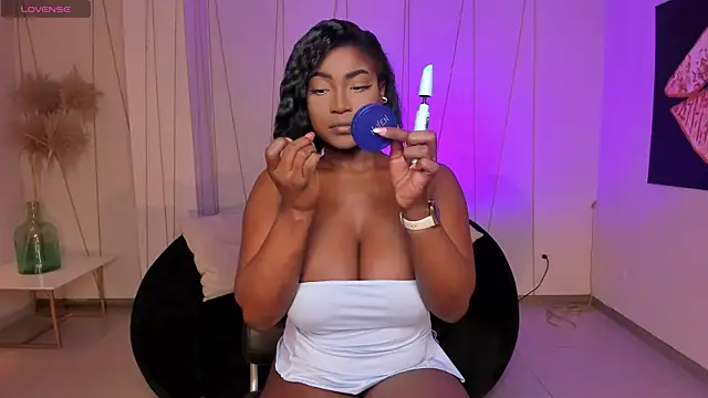 SavannahStorm online show from May 2026 01:21:02 PM