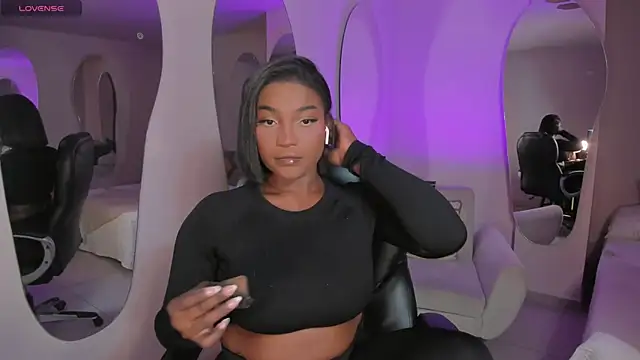 SavannahStorm online show from April 2026 12:08:01 PM