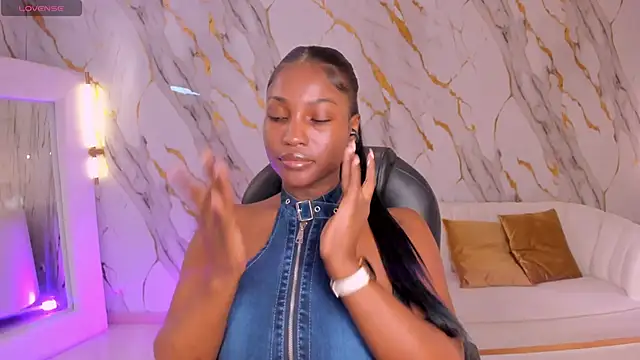 SavannahStorm online show from January 2026 12:32:01 PM