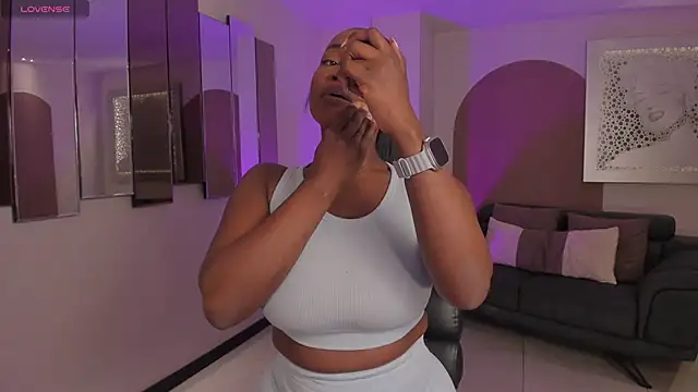 SavannahStorm online show from December 2025 08:30:01 PM