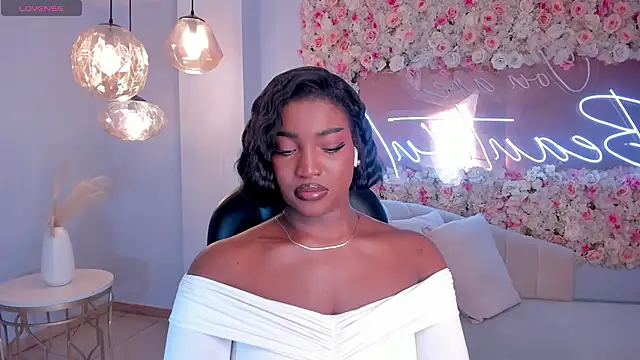 SavannahStorm online show from April 2026 12:11:01 PM