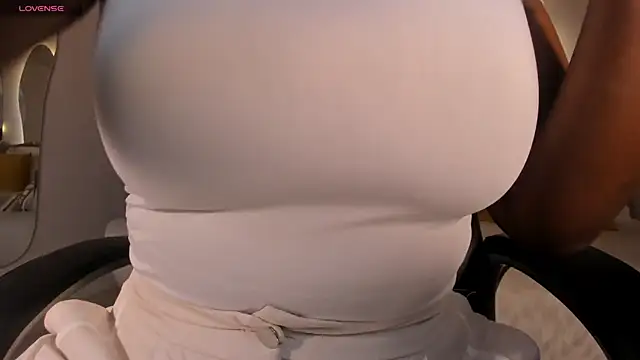 SavannahStorm online show from December 2025 12:32:02 PM