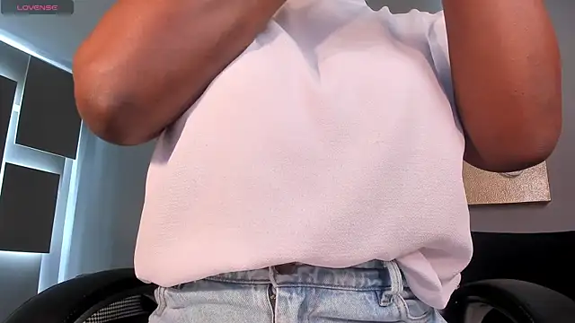 SavannahStorm online show from November 2025 01:04:02 PM