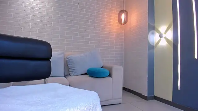 IsabellaHill  online show from December 2024 01:28:02 AM