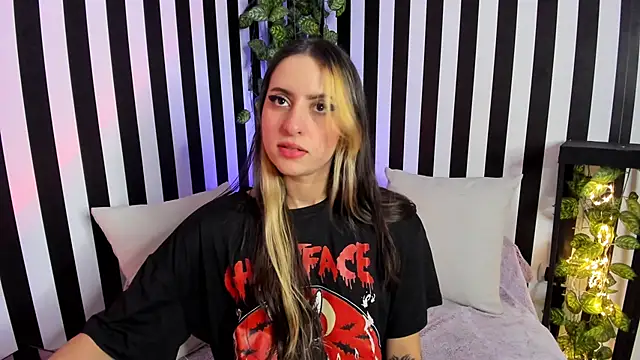 liz goth online show from October 2025 01:08:01 PM