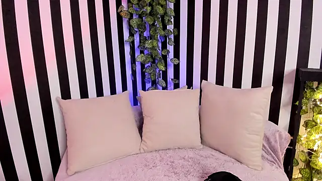 liz goth online show from October 2025 12:41:02 PM