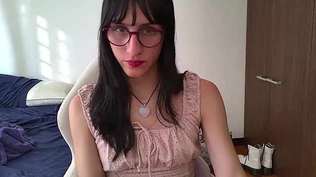 Snapshot of Alice_love29 chatting on January 2025 09:32:01 PM Alice love29 online show from January 2025 09:32:01 PM