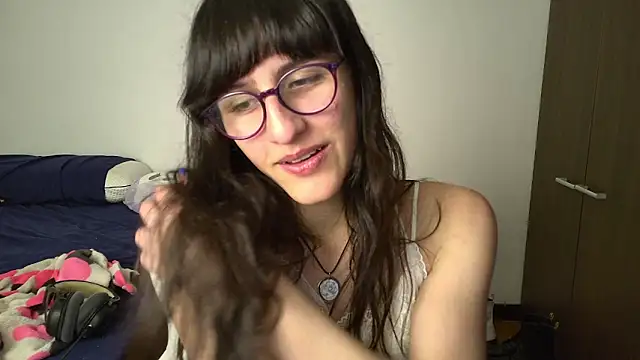 Snapshot of Alice_love29 chatting on January 2025 06:09:01 AM Alice love29 online show from January 2025 06:09:01 AM