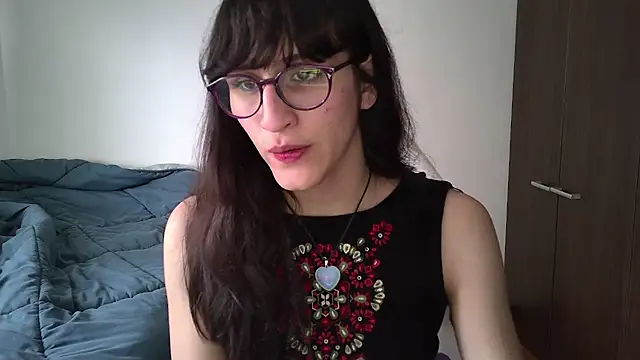 Snapshot of Alice_love29 chatting on December 2024 08:38:02 PM Alice love29 online show from December 2024 08:38:02 PM