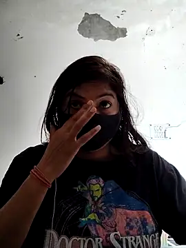 Snapshot of illay_love chatting on April 2026 05:34:01 AM illay love online show from April 2026 05:34:01 AM