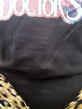 Snapshot of illay_love chatting on March 2026 05:03:01 AM illay love online show from March 2026 05:03:01 AM