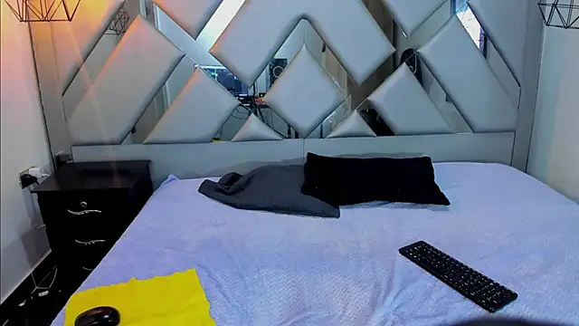 Nahomi-Hill online show from November 2025 11:09:02 PM