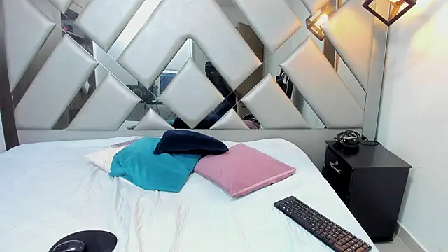 Nahomi-Hill online show from March 2026 12:39:01 AM