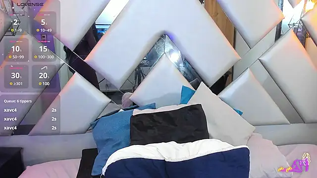 Snapshot of Nahomi-Hill chatting on February 2025 01:11:02 AM Nahomi-Hill online show from February 2025 01:11:02 AM