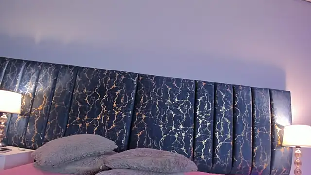 Sophia Lemos online show from September 2025 01:37:02 PM