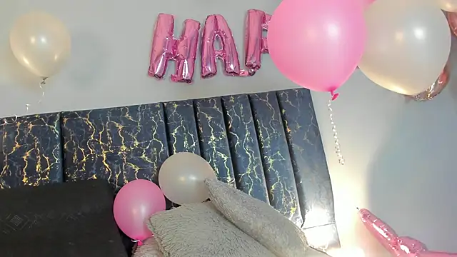 Sophia Lemos online show from October 2025 01:56:02 PM