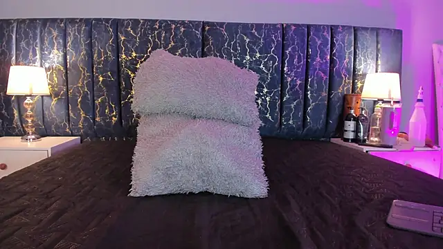 Sophia Lemos online show from December 2025 07:37:02 PM