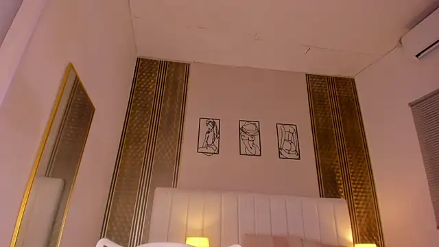 zoe sky  online show from March 2026 11:33:02 AM