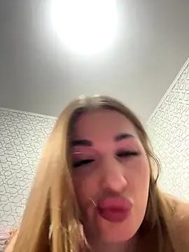 Snapshot of Tatti-Go chatting on December 2025 03:40:02 PM Tatti-Go online show from December 2025 03:40:02 PM