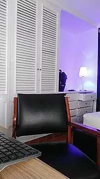 Adel Nesbiit online show from December 2025 07:46:02 PM