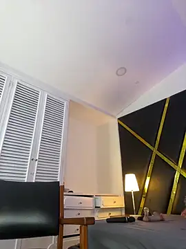 Adel Nesbiit online show from April 2026 07:58:02 PM