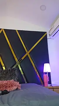 Adel Nesbiit online show from November 2025 07:39:01 PM