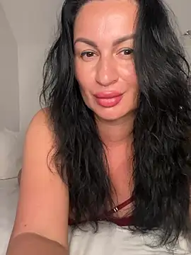 Helena7077 online show from June 2026 10:29:02 PM