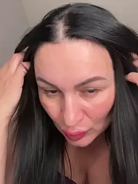 Helena7077 online show from December 2025 11:08:01 PM