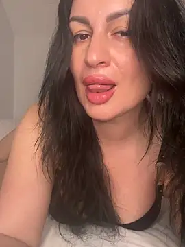 Helena7077 online show from April 2026 10:34:02 PM