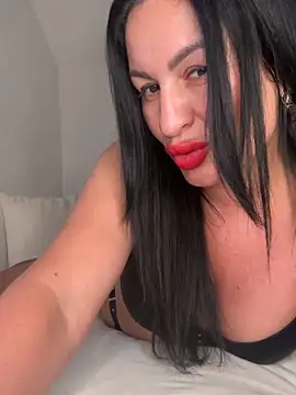 Helena7077 online show from June 2026 10:00:02 PM
