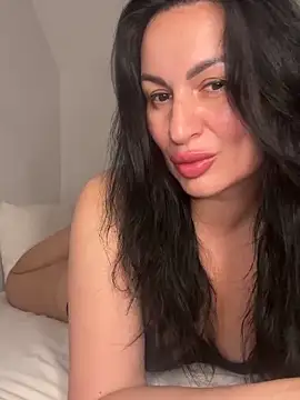 Helena7077 online show from May 2026 10:21:02 PM
