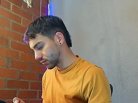 Leandro valenzuela online show from December 2025 03:49:02 PM