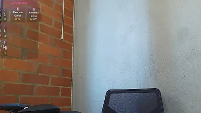 Leandro valenzuela online show from April 2026 04:03:01 PM