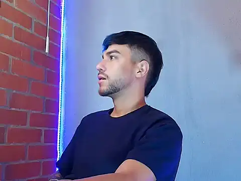 Leandro valenzuela online show from November 2025 03:06:02 PM