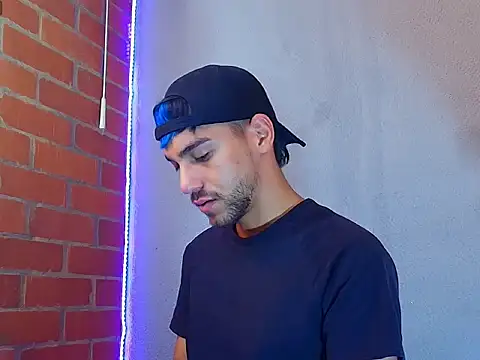 Leandro valenzuela online show from November 2025 03:51:01 PM