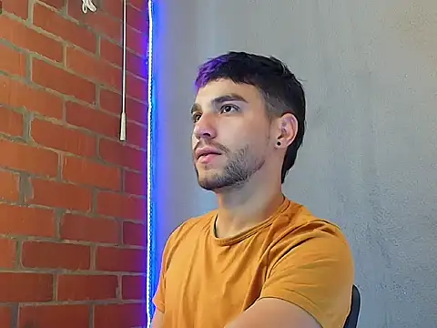 Leandro valenzuela online show from December 2025 07:19:02 PM