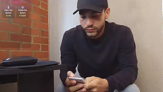 Snapshot of Leandro_valenzuela chatting on May 2026 02:12:01 PM Leandro valenzuela online show from May 2026 02:12:01 PM