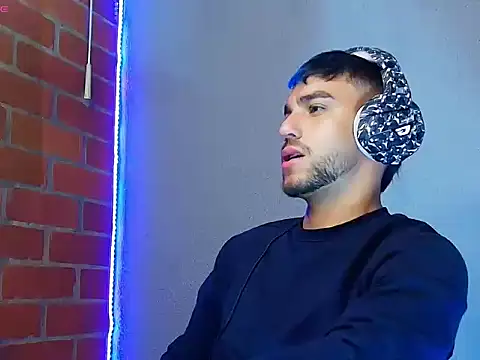 Leandro valenzuela online show from November 2025 07:45:02 AM