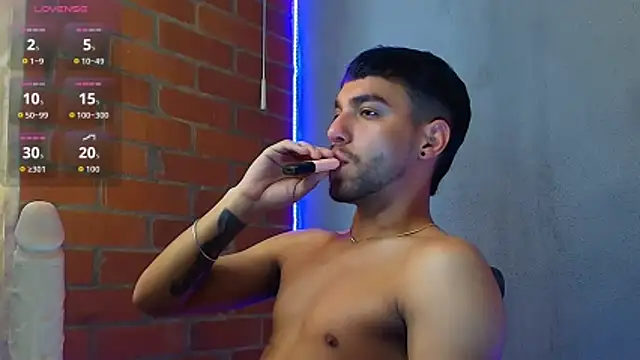 Leandro valenzuela online show from December 2025 07:52:01 PM