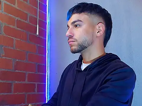 Leandro valenzuela online show from November 2025 06:45:01 PM