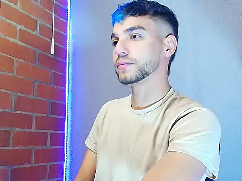 Leandro valenzuela online show from November 2025 08:13:01 PM