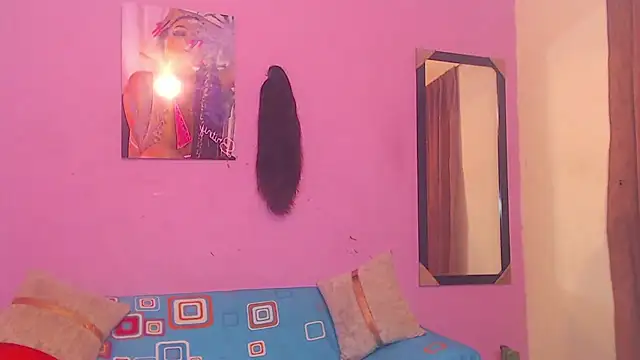 Snapshot of badgirls_cx chatting on December 2025 04:18:02 AM badgirls cx online show from December 2025 04:18:02 AM