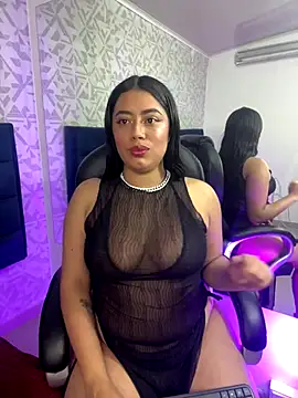 Snapshot of ElaaPerez chatting on September 2025 10:43:02 AM ElaaPerez online show from September 2025 10:43:02 AM
